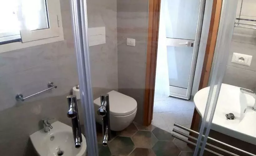 Phiniscollis B&b