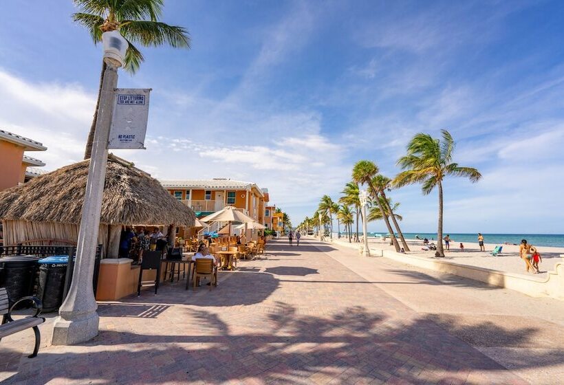 The Surf Hollywood Beach