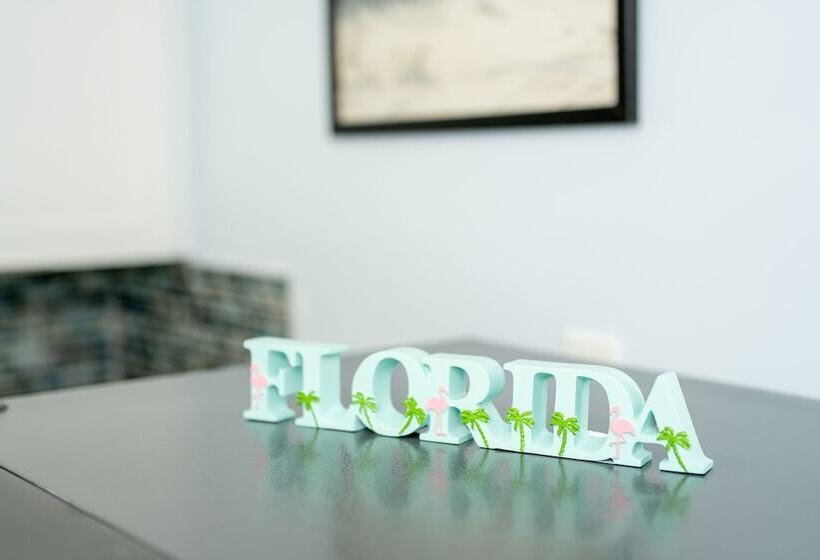 The Surf Hollywood Beach