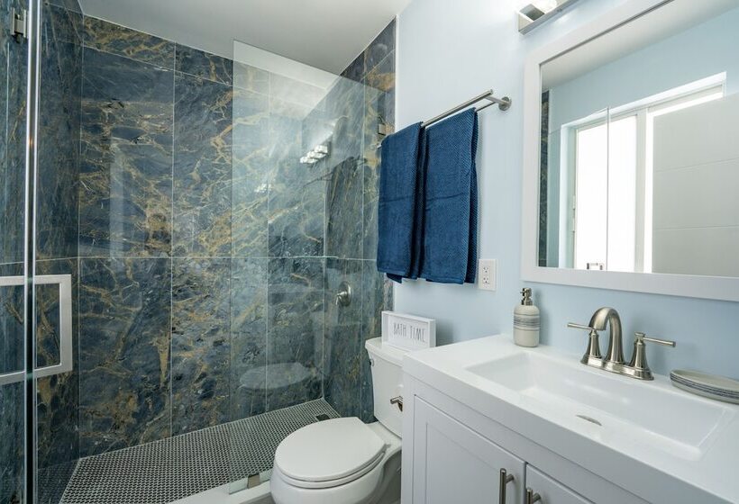 The Surf Hollywood Beach