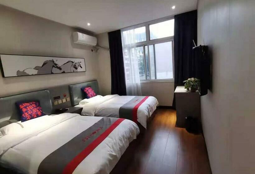 金榜及第连锁酒店(新百广场地铁站店)