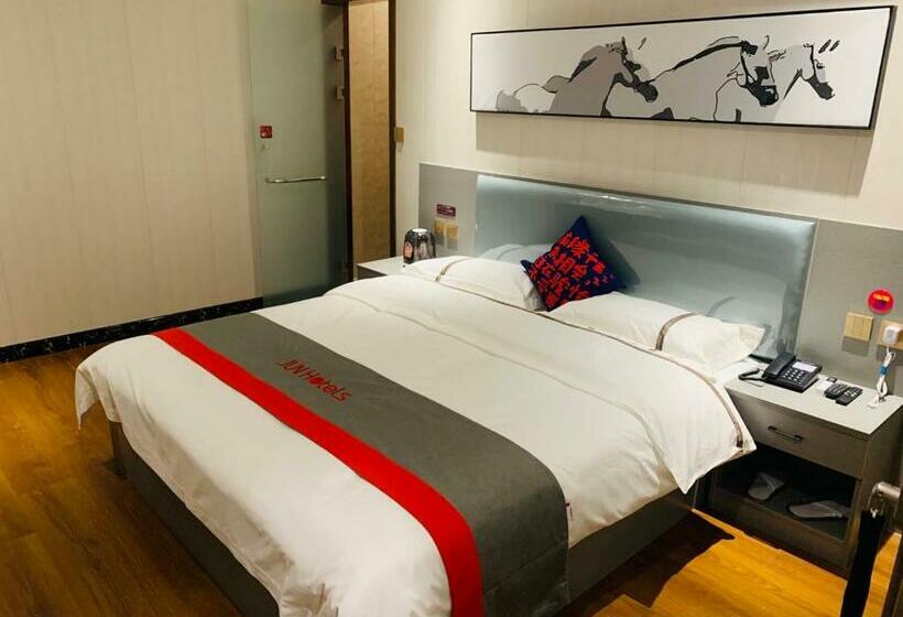 金榜及第连锁酒店(新百广场地铁站店)