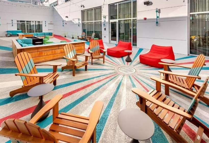 ホテル Aloft Anchorage