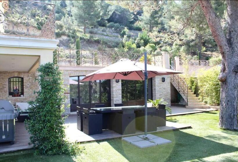 Luxueuse Bastide Provençale De 350 M2