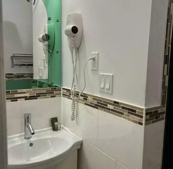 پانسیون Adas Guesthouse