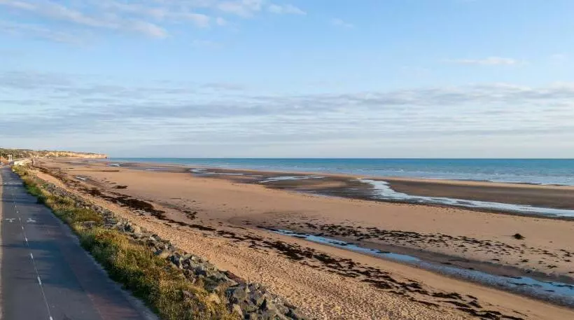 L Air Marin Apt Avec Belle Terrasse Vue Dégagée Séjour Lumineux 10 Mn à Pied Centre Port En Bessin P
