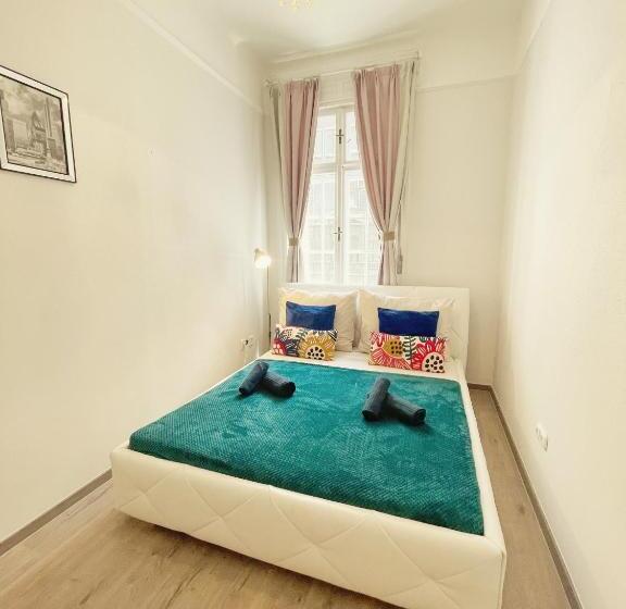 Y Central Station Private Rooms