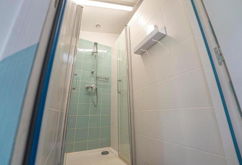 Garden   Utopy Hostel