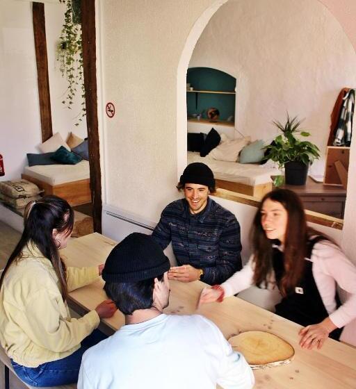 Garden   Utopy Hostel