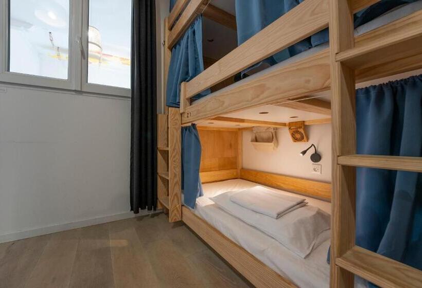 Garden   Utopy Hostel