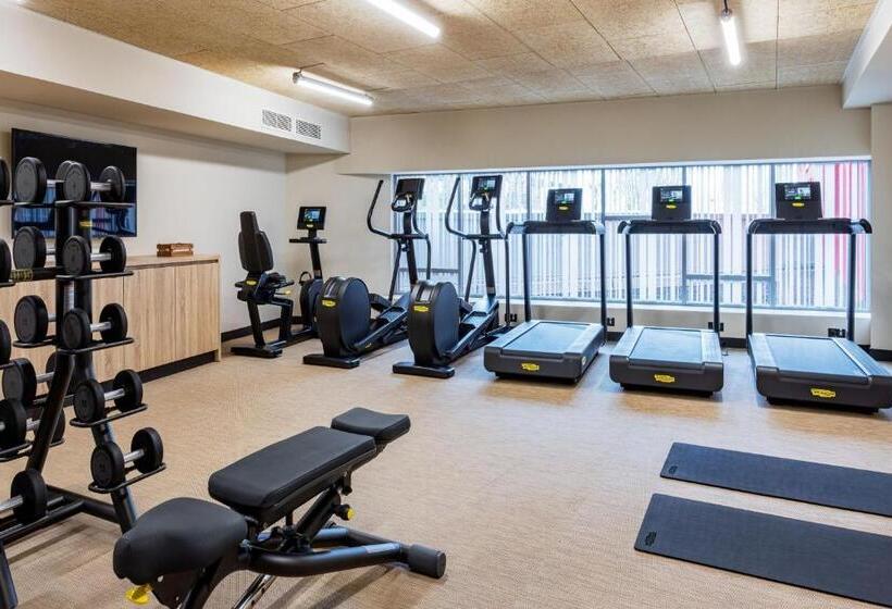 בית מלון כפרי Courtyard By Marriott Paris Charles De Gaulle Central Airport