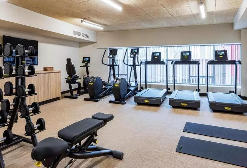 Hotelli Courtyard By Marriott Paris Charles De Gaulle Central Airport