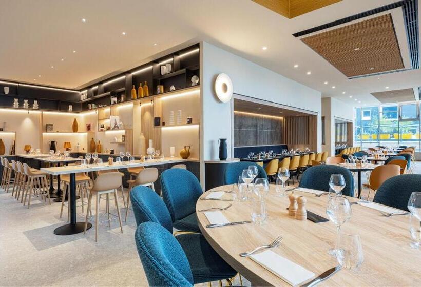 בית מלון כפרי Courtyard By Marriott Paris Charles De Gaulle Central Airport