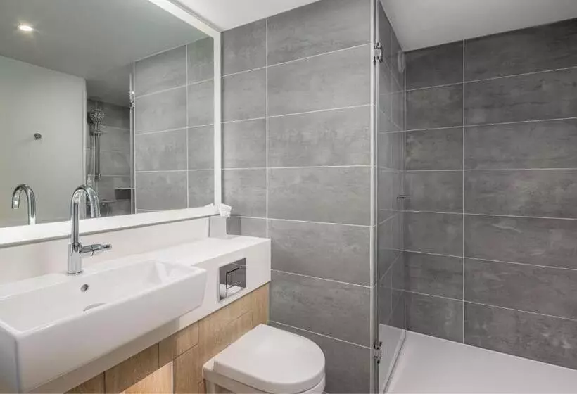 Hotelli Courtyard By Marriott Paris Charles De Gaulle Central Airport