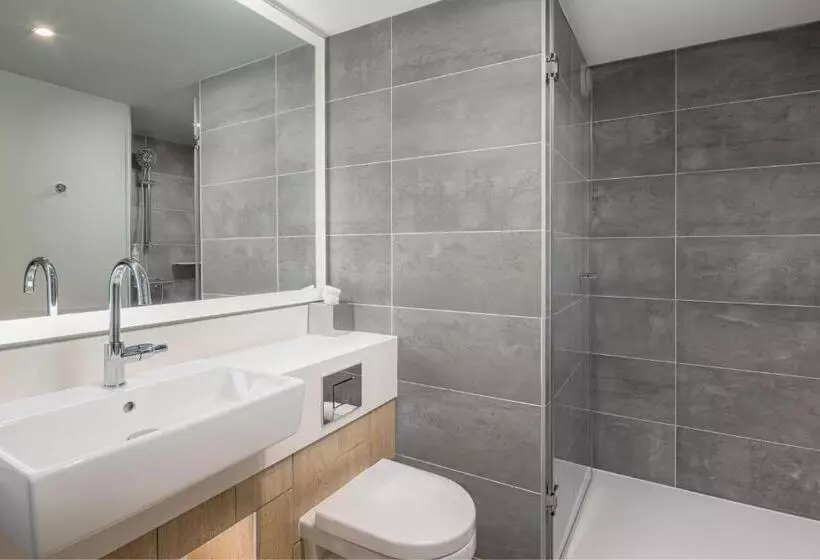 Hotelli Courtyard By Marriott Paris Charles De Gaulle Central Airport