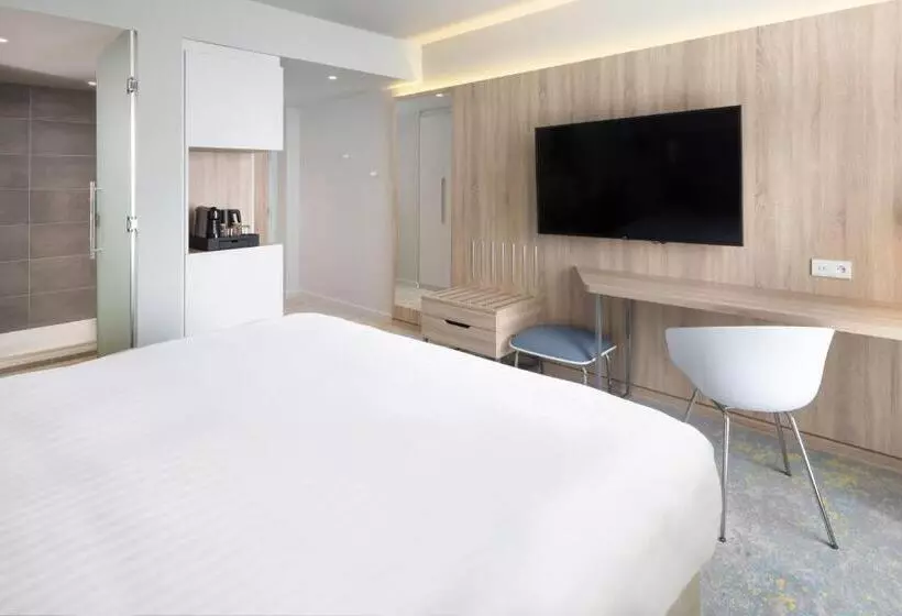 Hotelli Courtyard By Marriott Paris Charles De Gaulle Central Airport