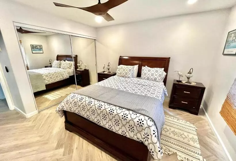 Modern Hamilton Cove Villa W/golf Cart