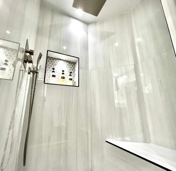 Modern Hamilton Cove Villa W/golf Cart