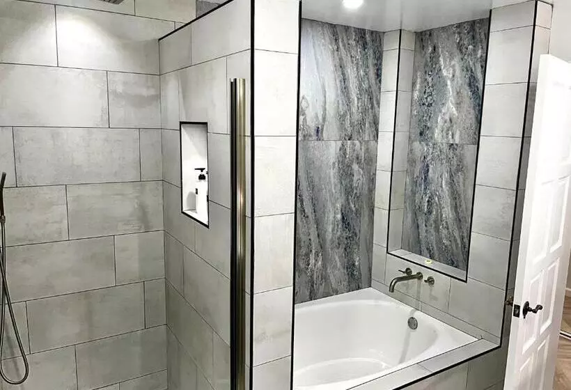 Modern Hamilton Cove Villa W/golf Cart