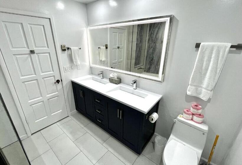 Modern Hamilton Cove Villa W/golf Cart