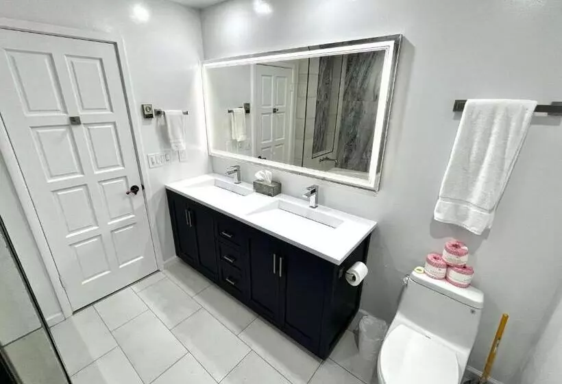 Modern Hamilton Cove Villa W/golf Cart