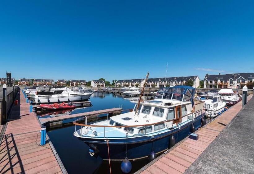 Shannonside Stylish 5 Bed Marina Home & 40ft Mooring