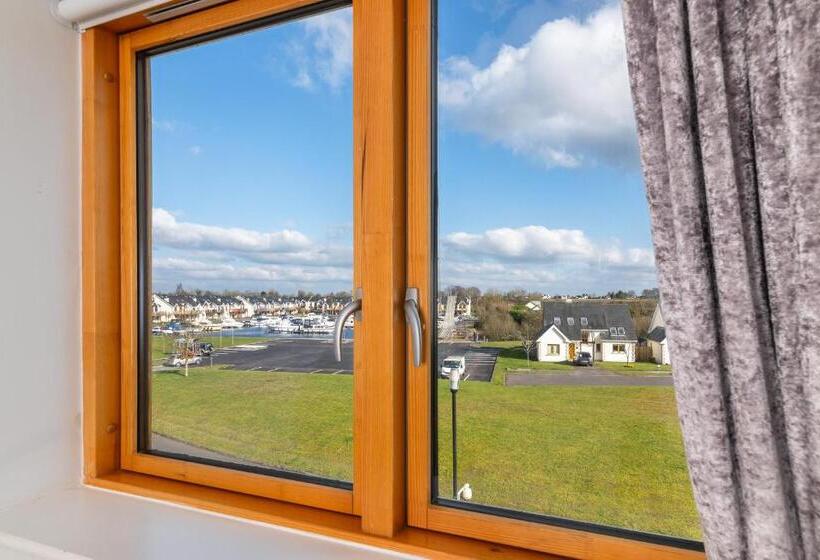 Shannonside Stylish 5 Bed Marina Home & 40ft Mooring