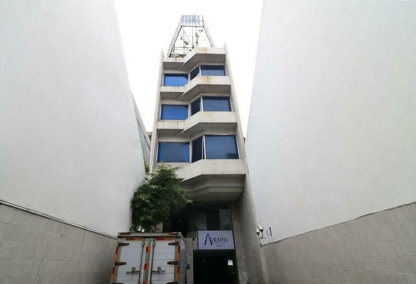 Urbanview Hotel P Residence Asemka