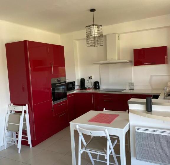 Appart 2ème Ligne Vue Mer, 2 Chambres, Clim, Internet, Parking