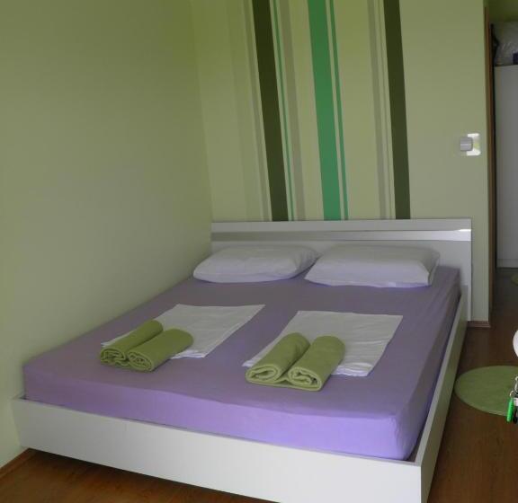 تختخواب و صبحانه Guesthouse Prenočišča širec