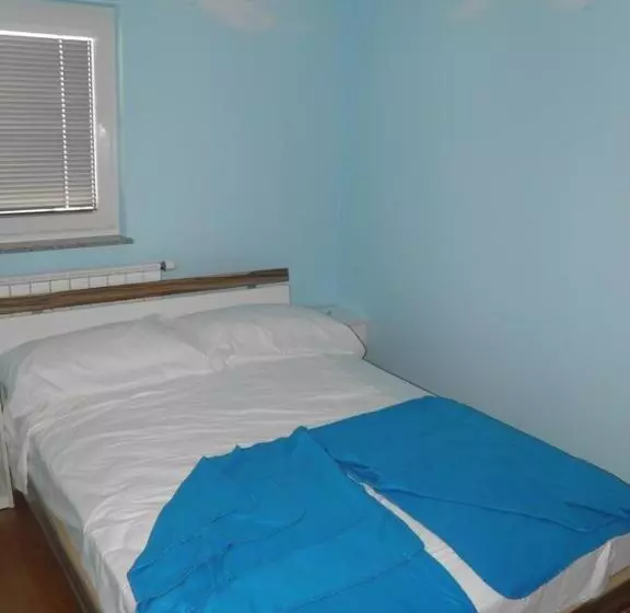 تختخواب و صبحانه Guesthouse Prenočišča širec