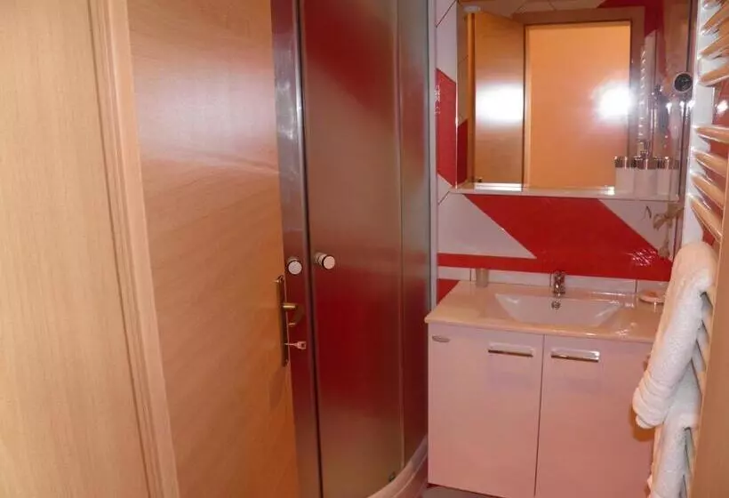 تختخواب و صبحانه Guesthouse Prenočišča širec