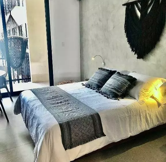 Brand New Studio 38th Street