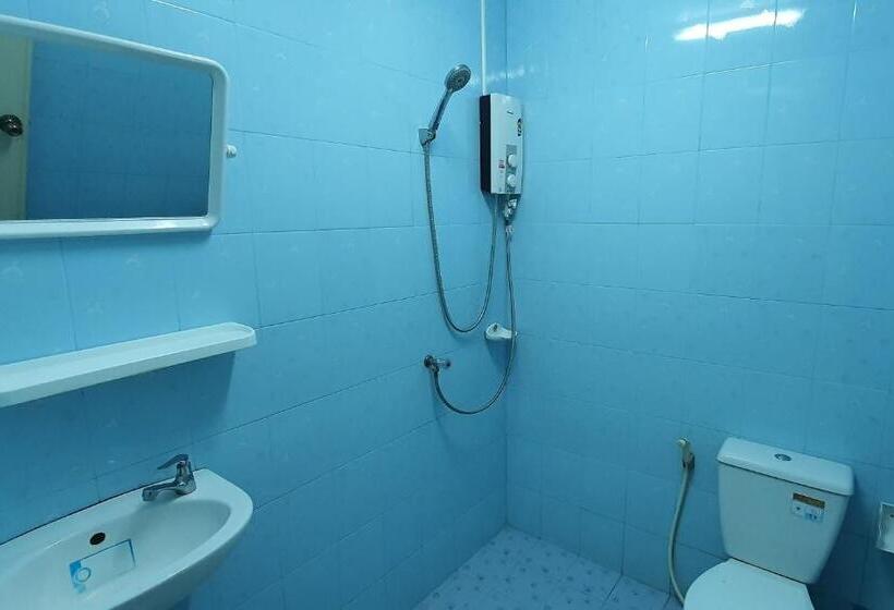 Hotel Chalong Stay Well By Palai Seafood