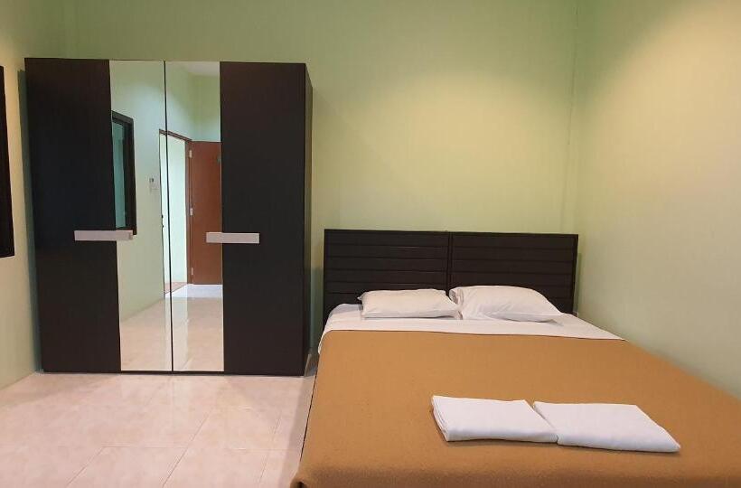 ホテル Chalong Stay Well By Palai Seafood