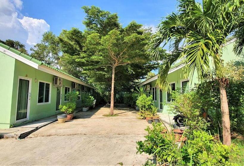 ホテル Chalong Stay Well By Palai Seafood