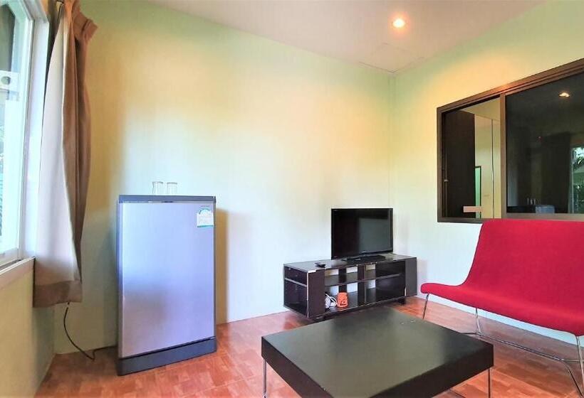 ホテル Chalong Stay Well By Palai Seafood