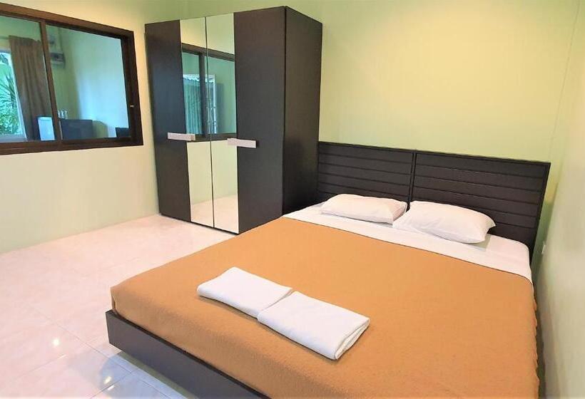 Hotel Chalong Stay Well By Palai Seafood