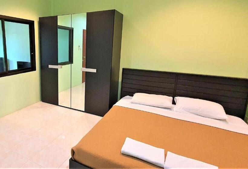 ホテル Chalong Stay Well By Palai Seafood