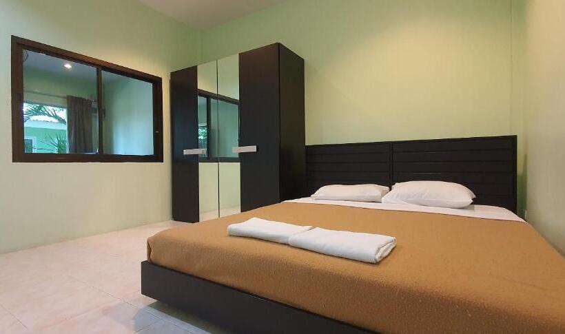 Hotel Chalong Stay Well By Palai Seafood