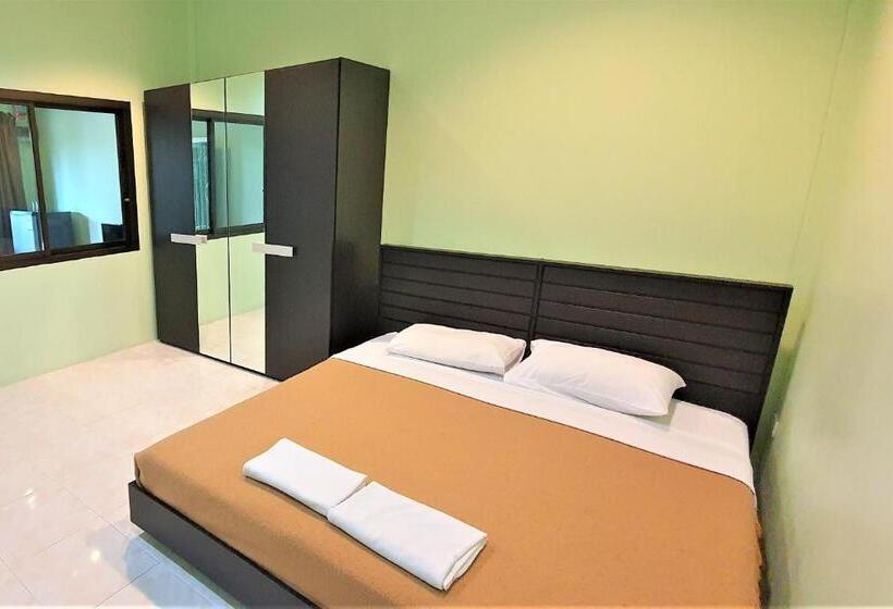 ホテル Chalong Stay Well By Palai Seafood