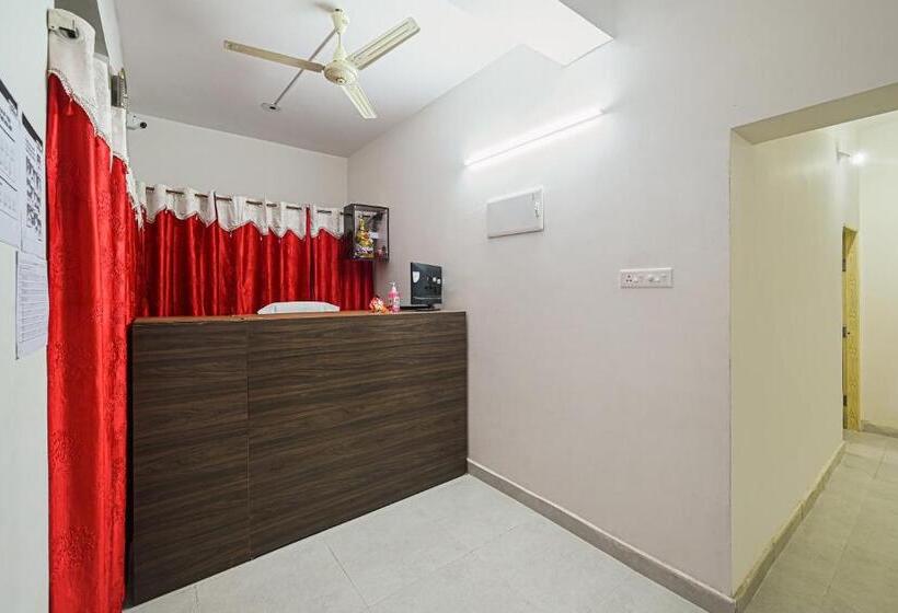 هتل Oyo 85156 Prateek A1 Residency