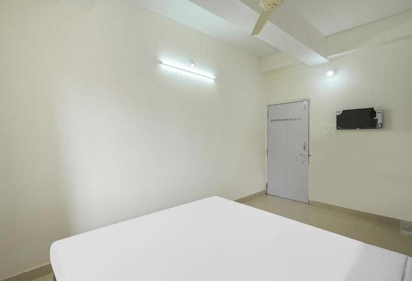 هتل Oyo 85156 Prateek A1 Residency