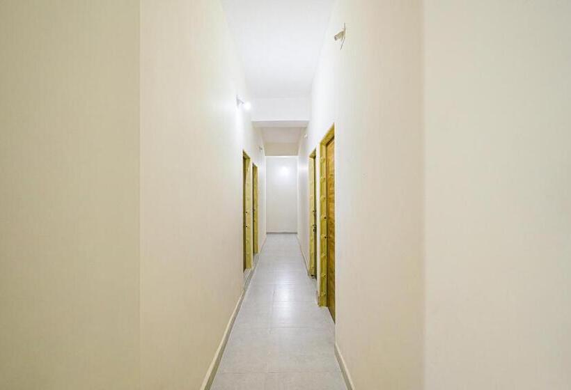 هتل Oyo 85156 Prateek A1 Residency