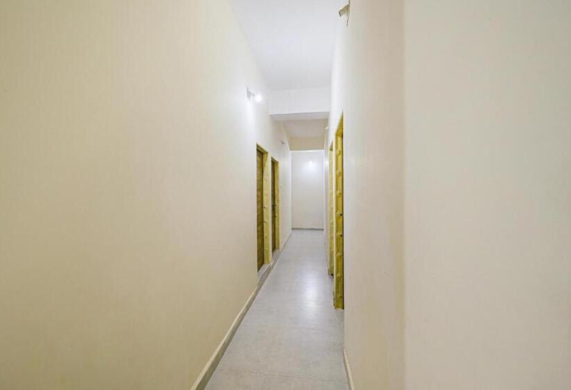 هتل Oyo 85156 Prateek A1 Residency