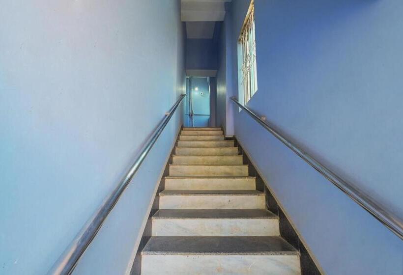 هتل Oyo 85156 Prateek A1 Residency