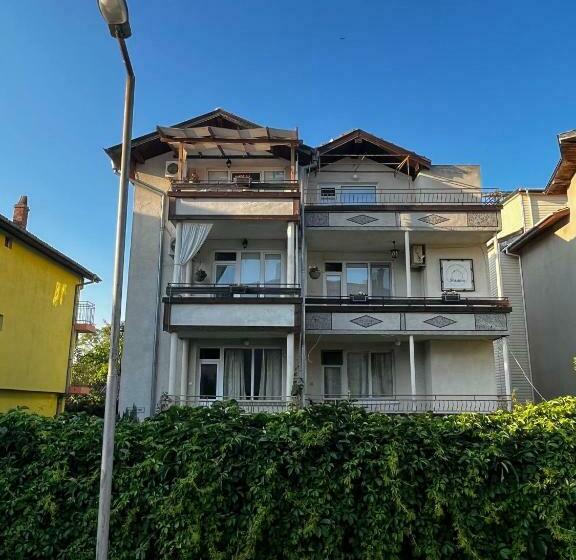 פנסיון Kъща за гости христина