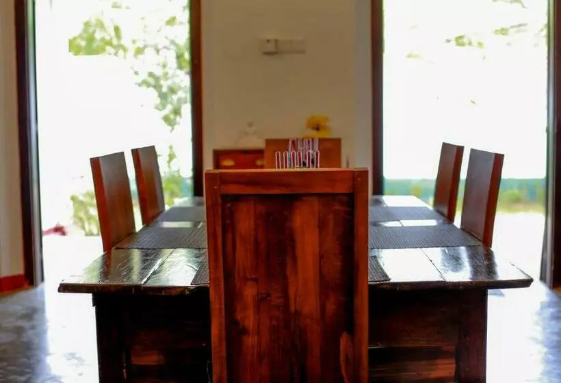 ペンション Ma` Holidays   Villa Induruwa