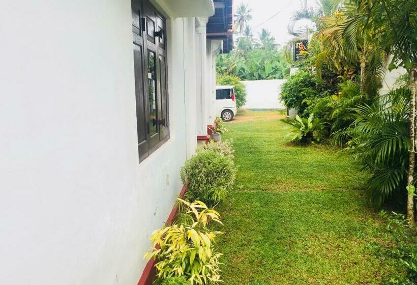 بنسيون Ma` Holidays Villa Induruwa