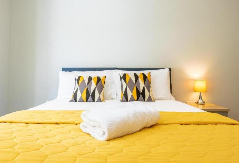 The Orchard   Spacious 5 Bed